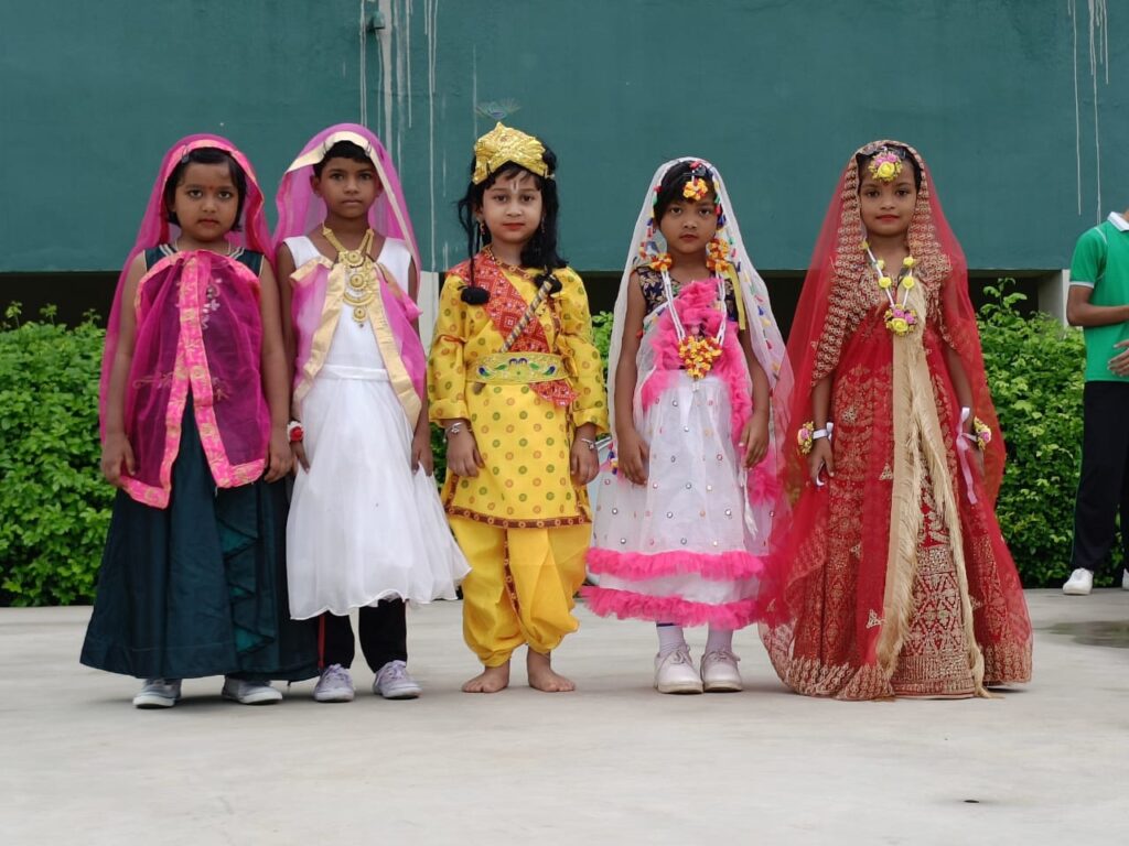 जेवियर पब्लिक स्कूल में मनी जन्माष्टमी।